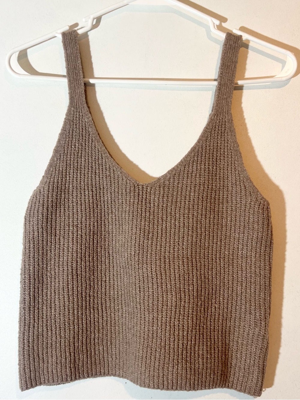 Sincerely Jules Ribbed V-Neck Crop in Taupe
